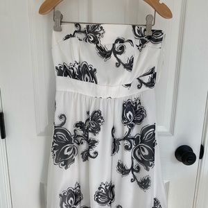 White House Black Market Floral Strapless NWT